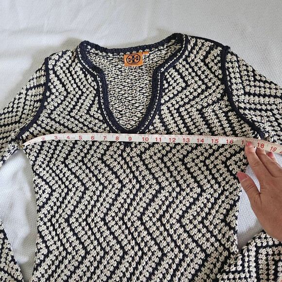 Tory Burch Navy and Beige Tunic Sweater Size Small - Picture 6 of 7